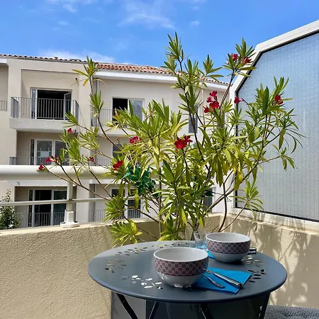 Au Centre De Bandol, Wifi, Clim Et Terrasse *